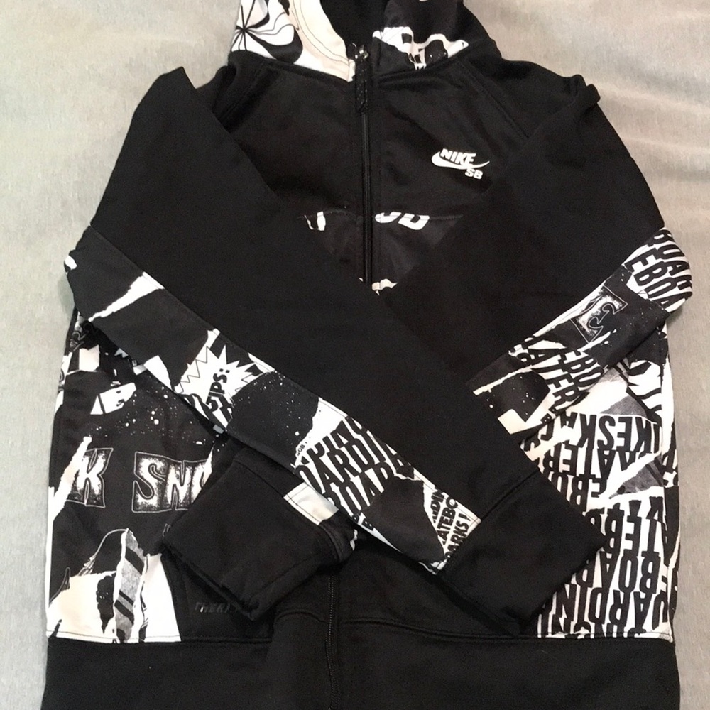 Boys nike zip up hoodie